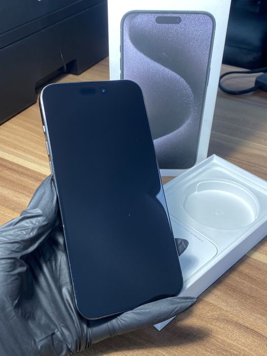 iPhone 15 Pro Max • 256 GB • Black Titanium