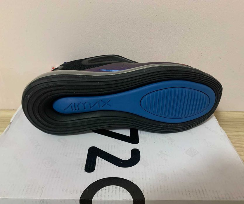 Нови мъжки маратонки Nike Air Max 720 номер 42 с кутия