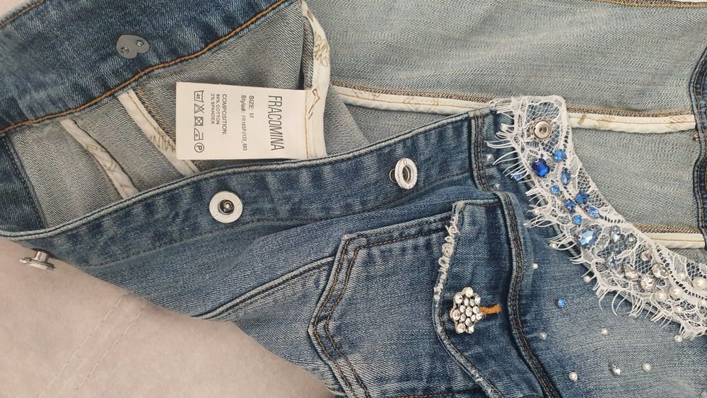 Стильная курточка Италия