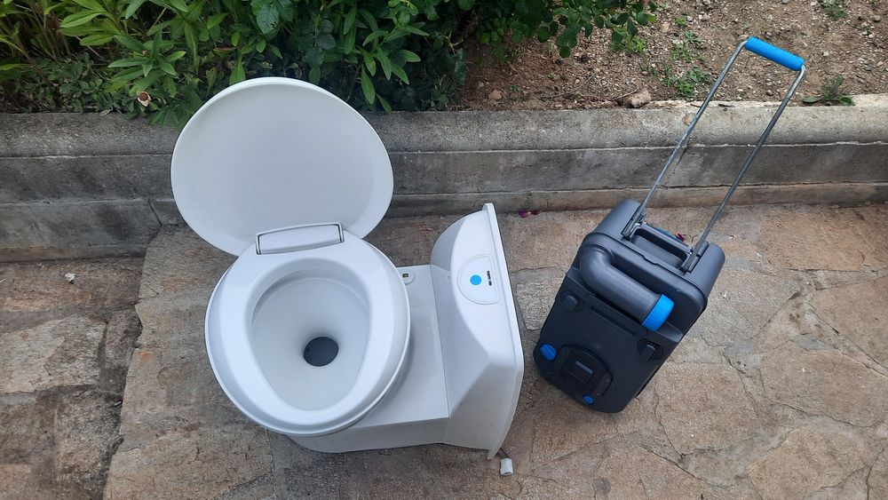 Химическа тоалетна THETFORD