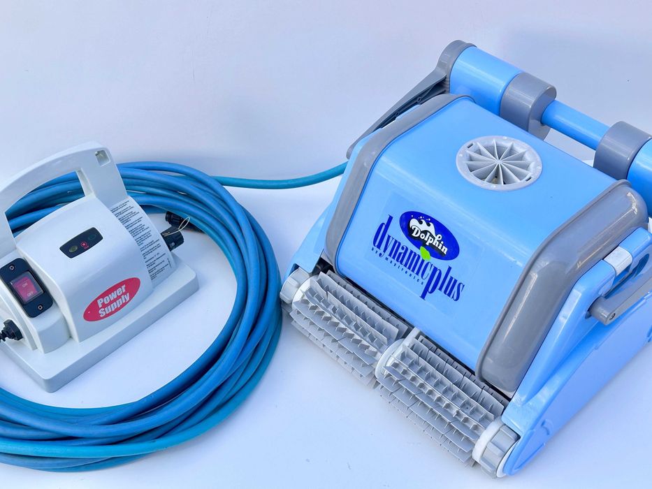 Robot curatare piscina Dolphin Dynamic Plus