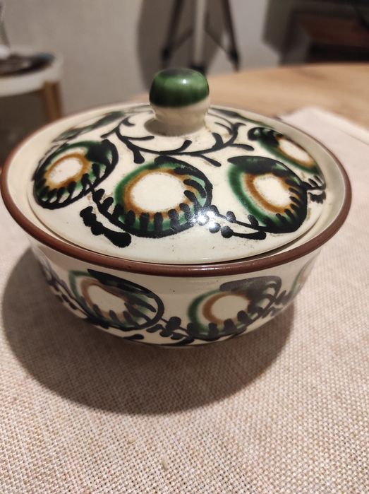 Глиняный набор посуды прошлого века