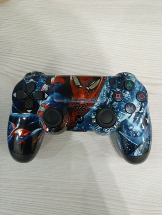 PS4 геймпад + игры Uncharted 4, Minecraft, NFS Payback