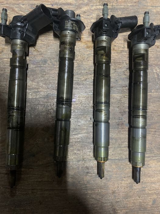 Injectoare vw motor 2.0 TDI cod CEGA 170 cp 03L 130 277