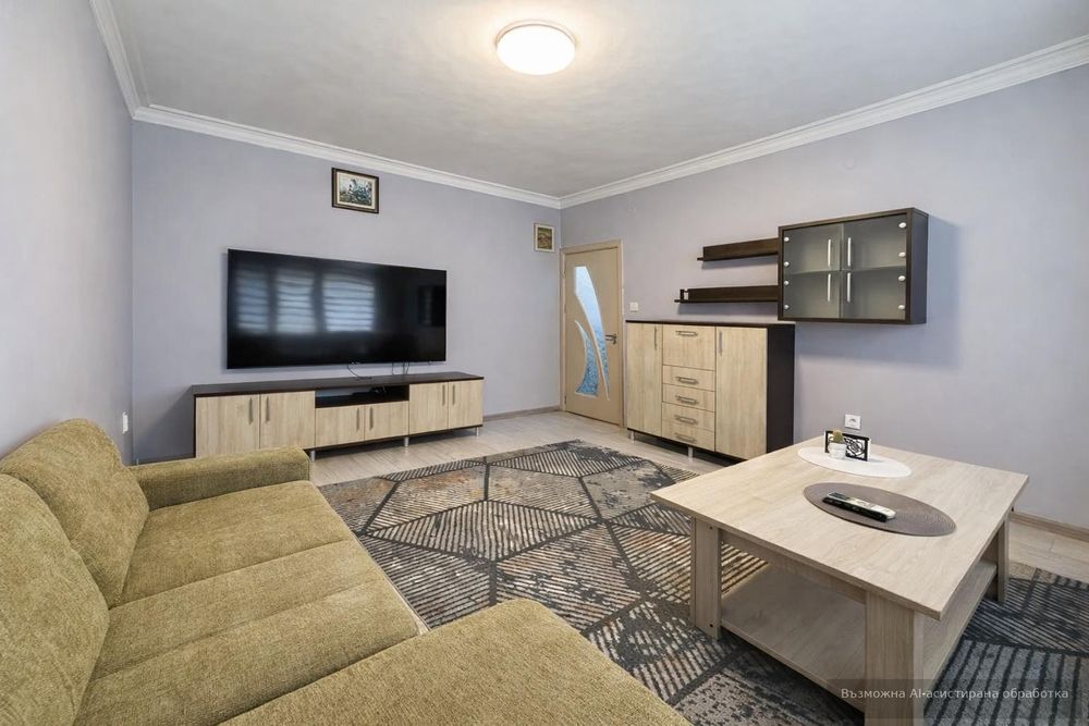 С паркомясто! Тристаен апартамент под наем в Център