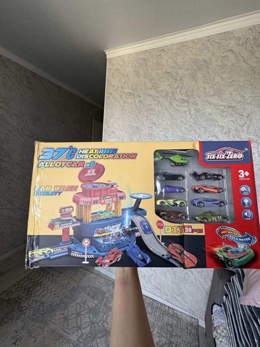 Игрушечные машинки