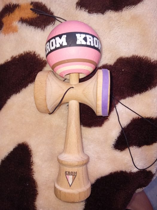 Vand kendama krom strogo neapolitan strawberry semnata de beldea