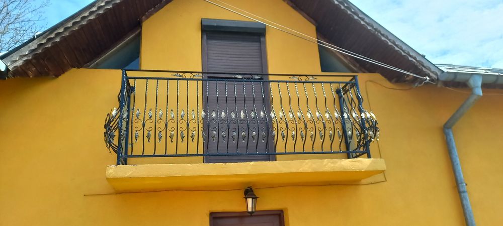 Execut la comanda porti, garduri, balcoane...