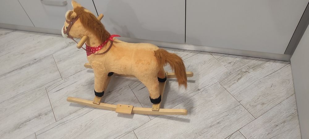 Детско музикално конче