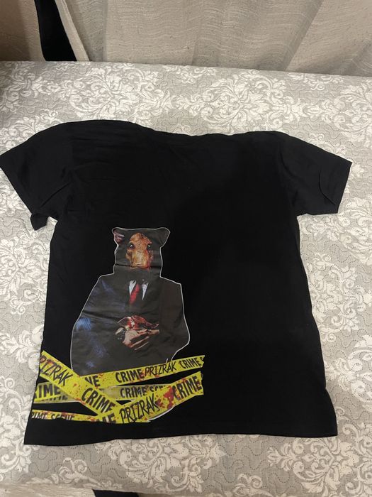 Само бартер дрехи на луда и призрак