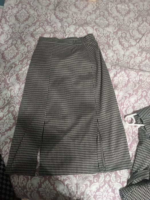 Продам женские костюмы