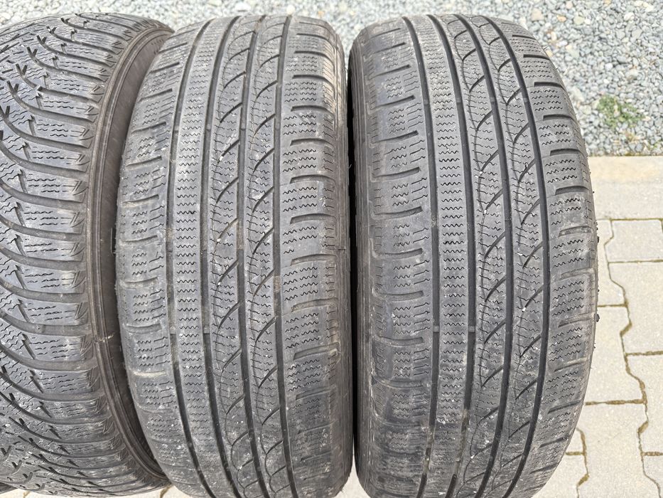 2бр. Зимни Гуми 215/60R/17 -ROTALLA- DOT:1918- 5.2мм.