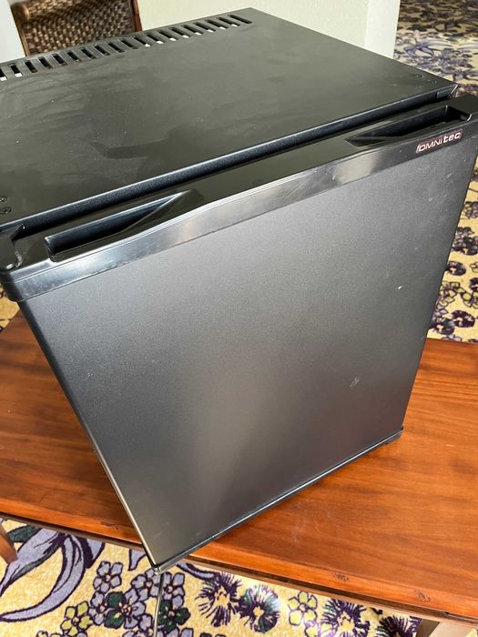 Minibar silentios marca Omnitec