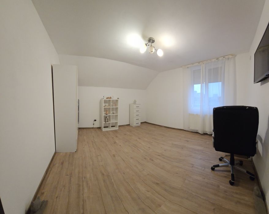 Proprietar, închiriez apartament cu doua camere, zona Modern