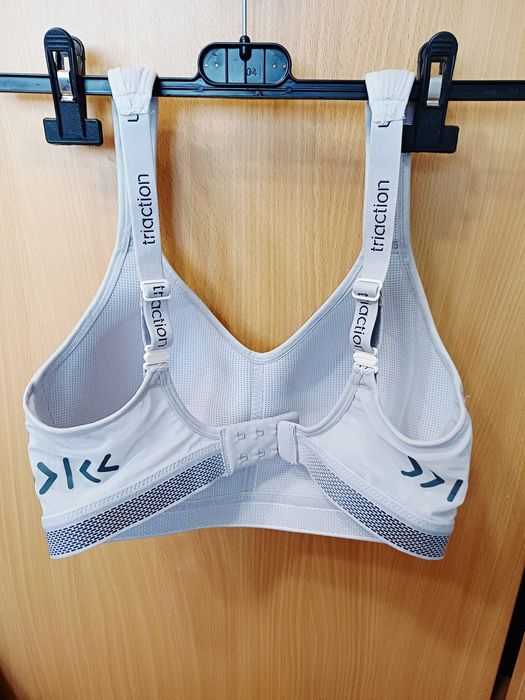 Спортен сутиен Triumph Triaction 80 D