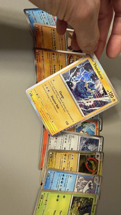 Carti Pokemon originale - bulk nesortat - 600 buc