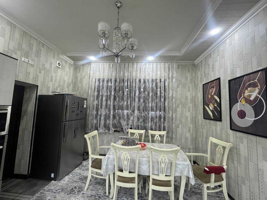 Дархан Евродом 
2 этажа + цоколь
380 м²
Участок: 4,5 сотки
Комнат: 7