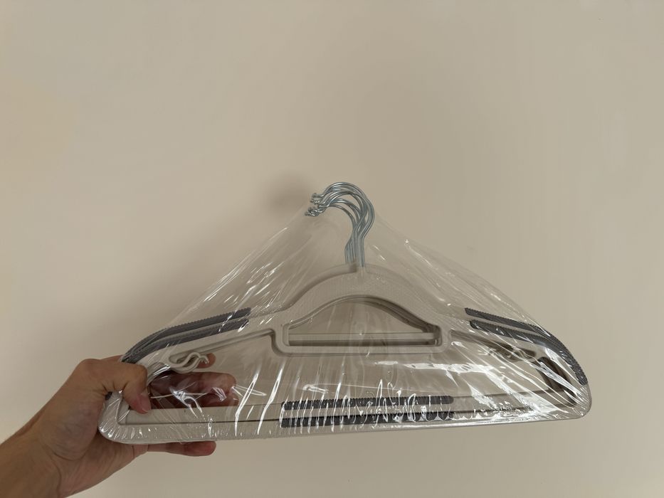 Вешалки для одежды