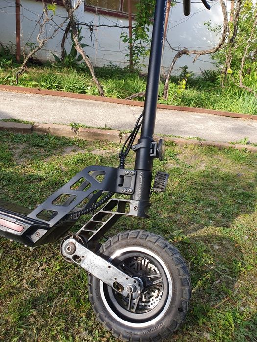 Vindem trotineta kugo g 2 pro,sau schimb cu samsung s22 ultra,.