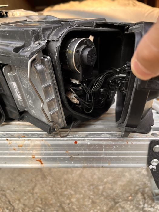 Vw Passat Десен биксенон фар със забележки