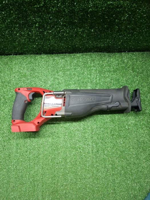 Саблен трион на Milwaukee M18 CSX