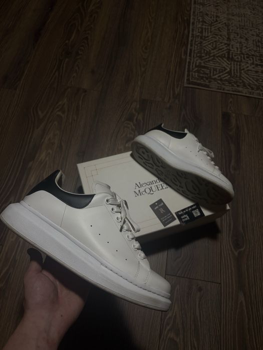 Alexander mcqueen size 42