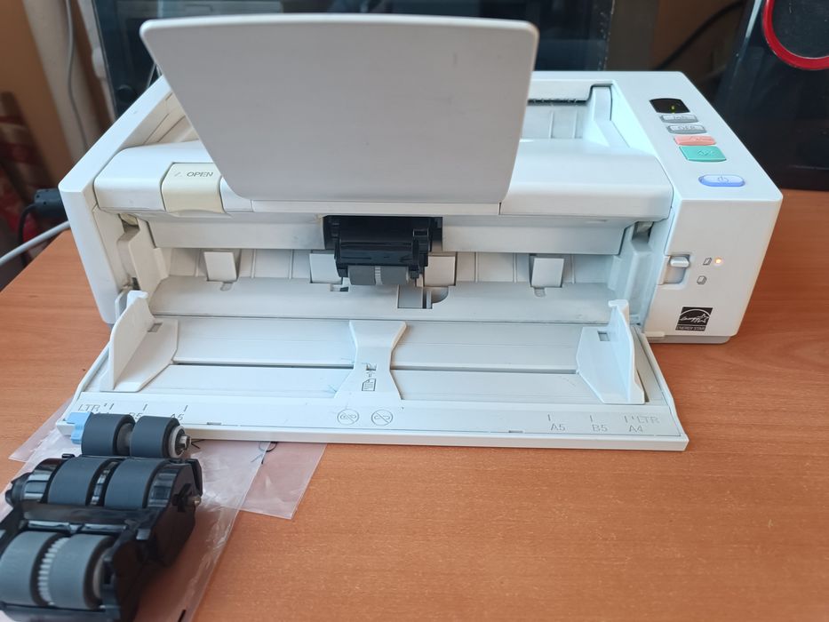 Canon DR-M140 Бърз документален скенер