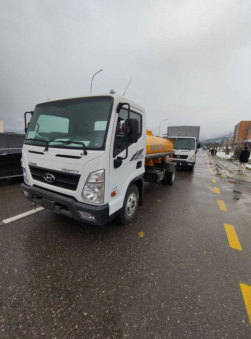 Hundai Mighty EX8 Поливомоечная машина