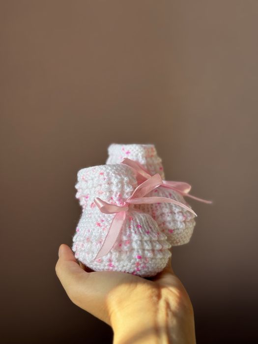 Детские вязаные пинетки