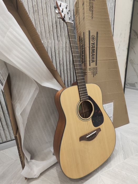 Акустическая гитара Yamaha FG800M
