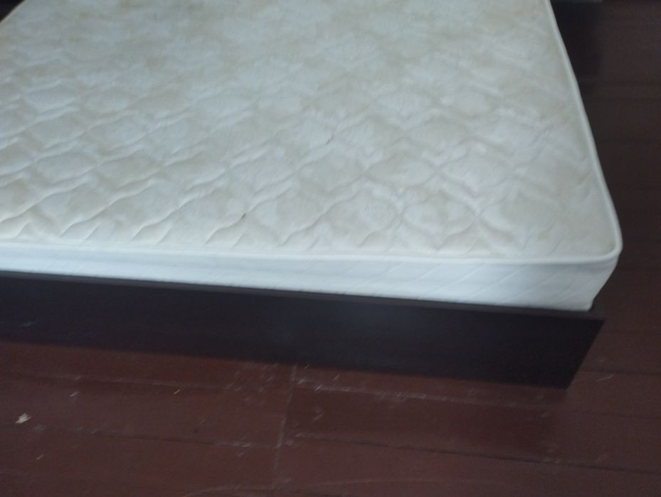 Продавам спалня ПДЧ за матрак 160/200 см., нова, с 2 бр.нощни шкаф