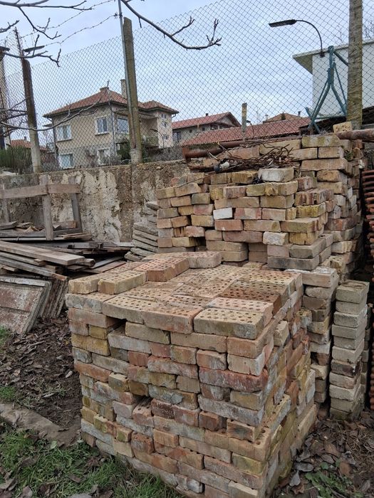 Тухли и Керемиди