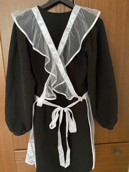 Белый красивый фартук