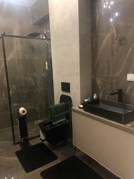 Vand casa Bragadiru 100mp P 4 camere 2 bai bucatarie deschisa 330mp teren toate utilitatile cu placa de beton deasupra