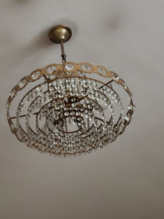 Продам красивую люстру