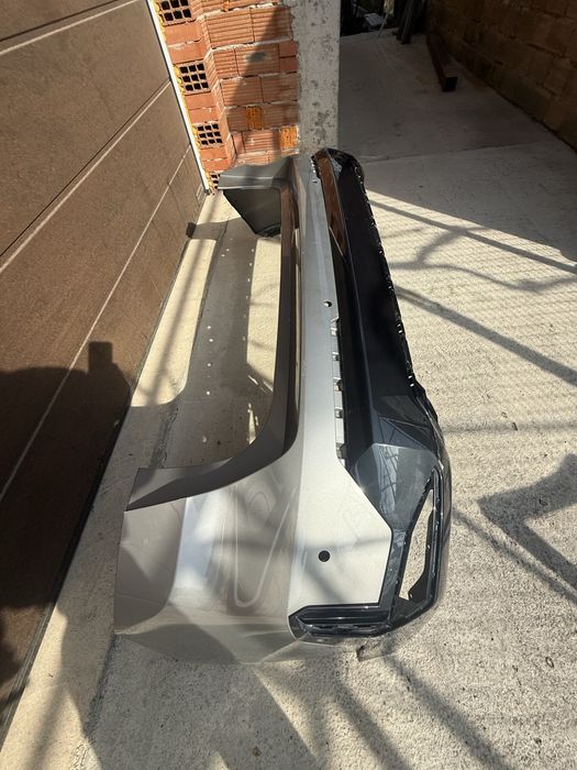 Задна броня за BMW U11