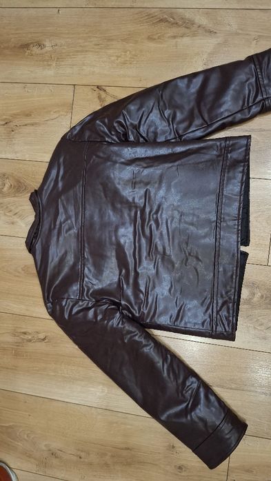 Ново, късо, кожено, тъмно виолетово яке