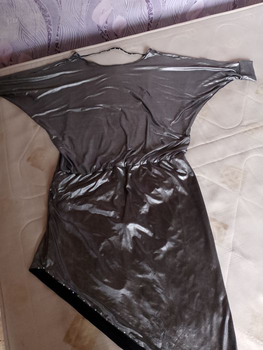 Рокля блестяща модерна