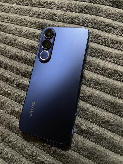 Продам vivo v70 fe