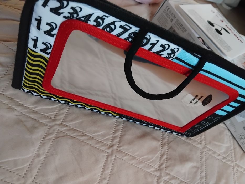 Бебешки играчки и книжка