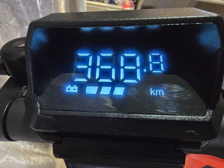 Продам электросамокат Tribe Maya