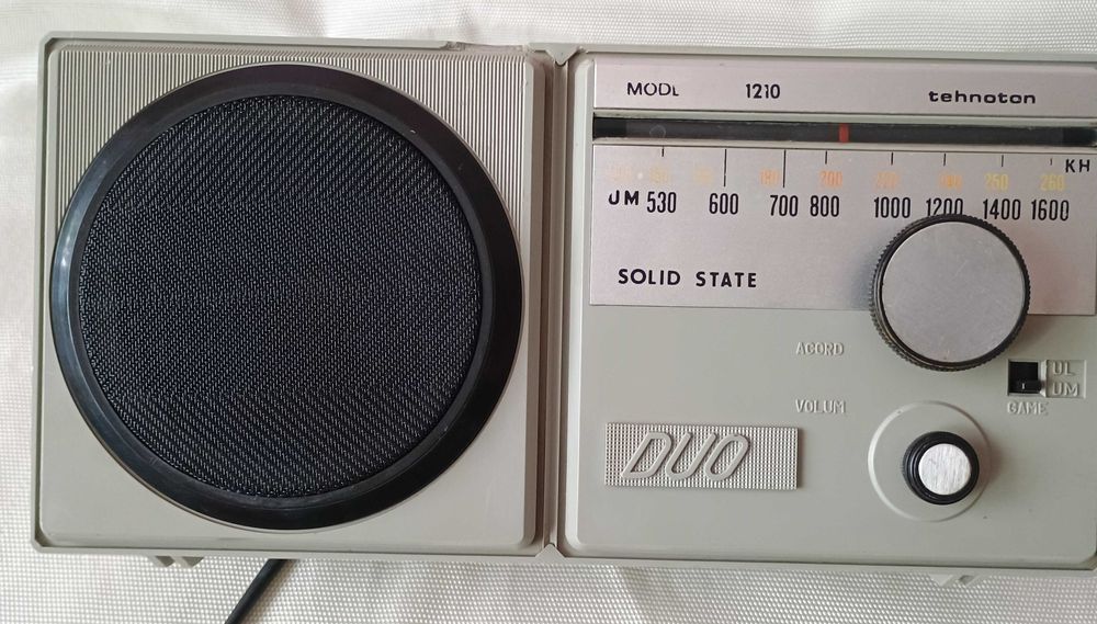 Aparat radio romanesc