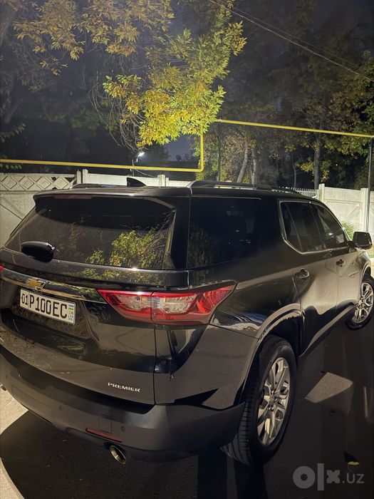 Traverse 2021 qora