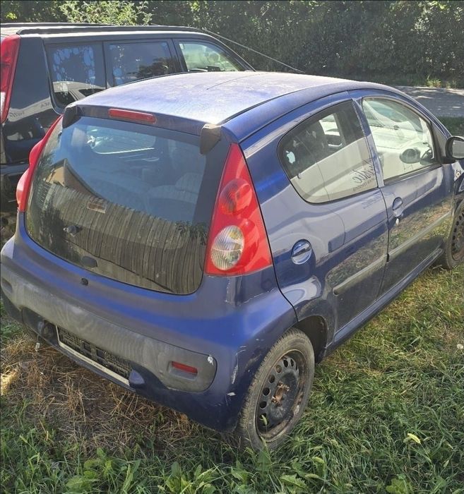 Dezmembrez Peugeot 107 1.0 benzină 2007