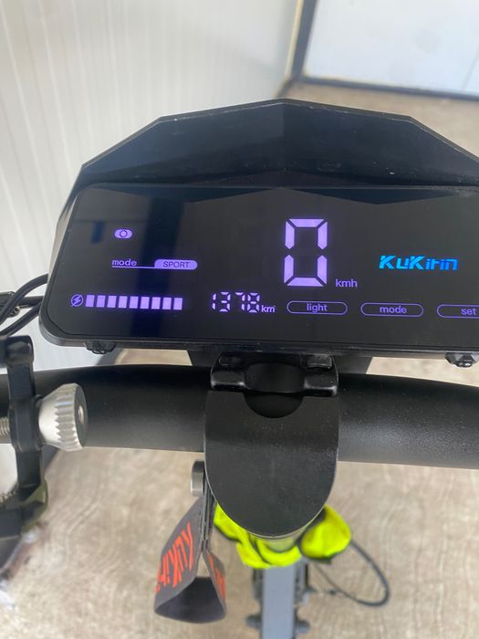 Vând trotinetă electrică Kukirin G2