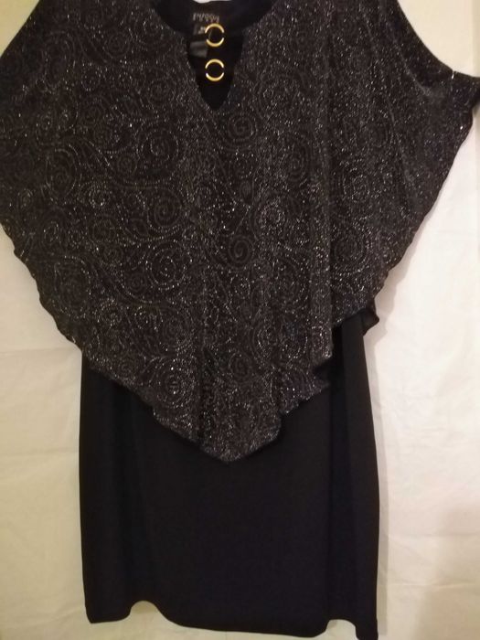 Rochie moderna cu pelerina model fluture