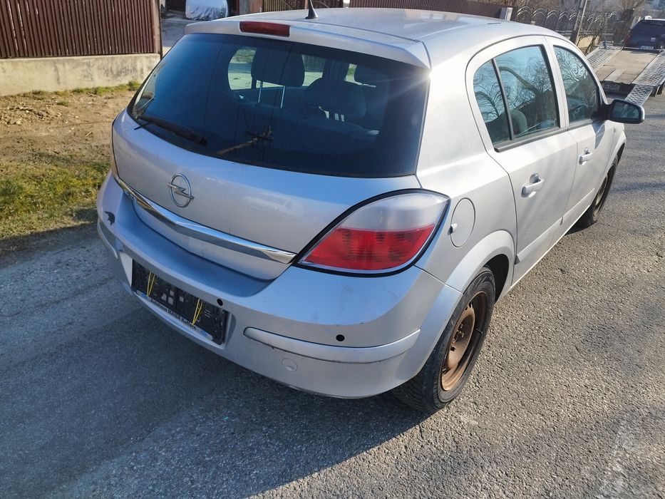 Bara fata faruri Opel Astra H 1.4 dezmembrez dezmembrari piese