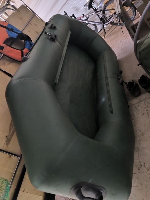 Продам лодку ,акум и зарядку