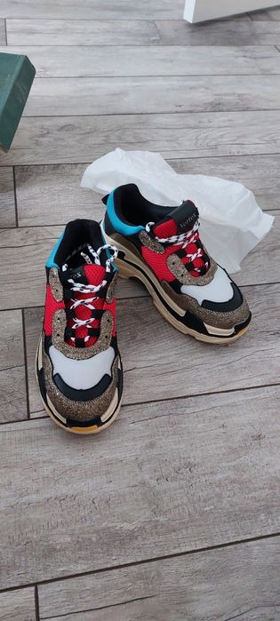 Женская обувь , новая