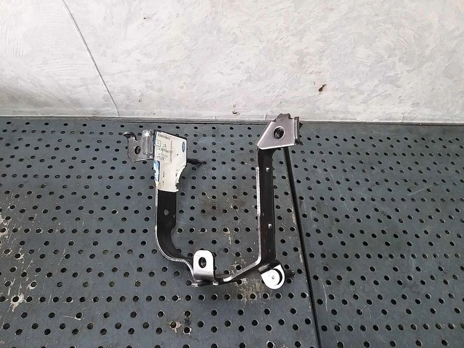 Suport pompa servodirectie ford focus 2 1357367
